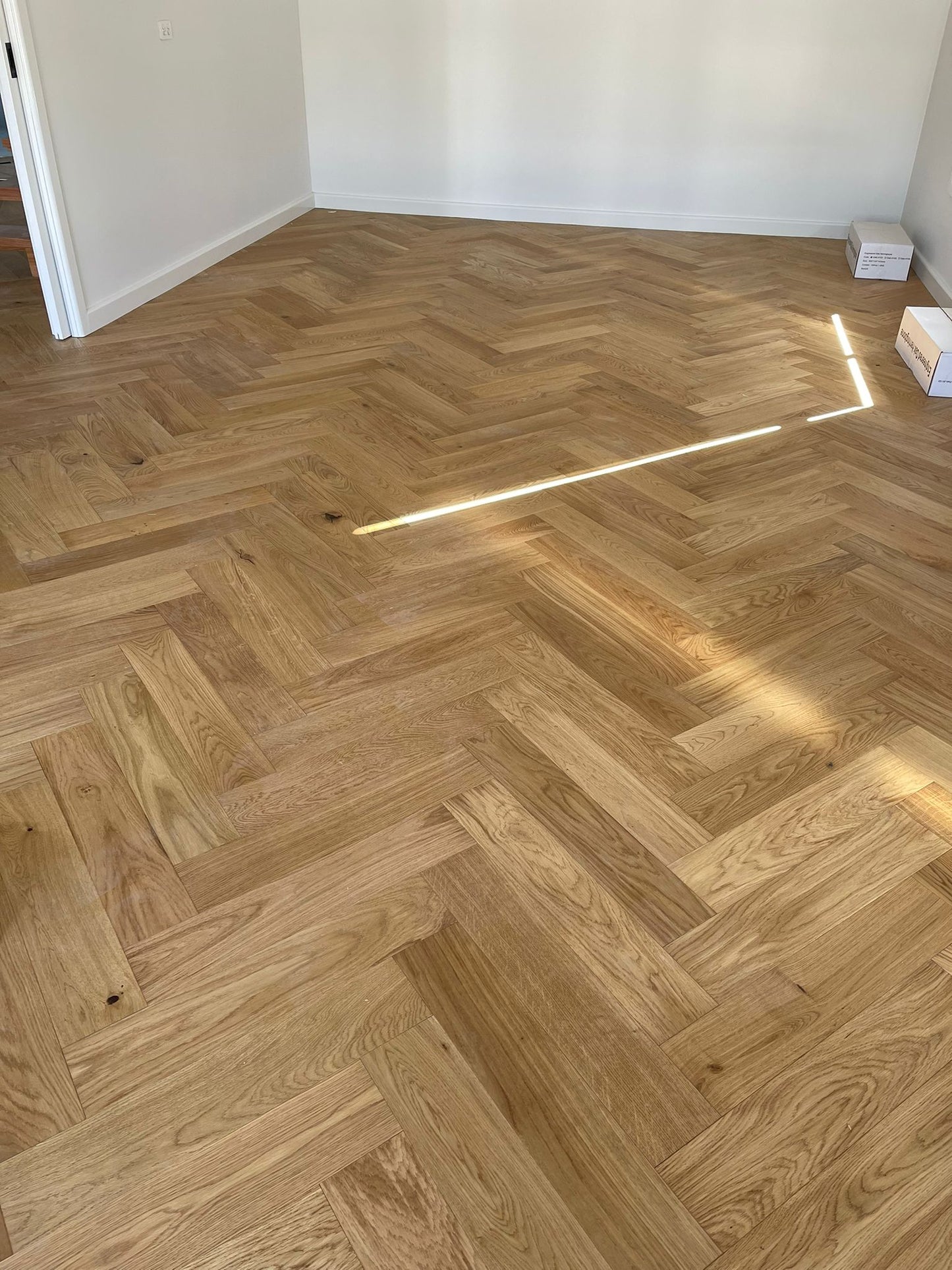 EO1574 Engineered Oak German Klumpp UV Lacquer 8% matt Natural Oak Direct Glue Engineered Herringbone Flooring