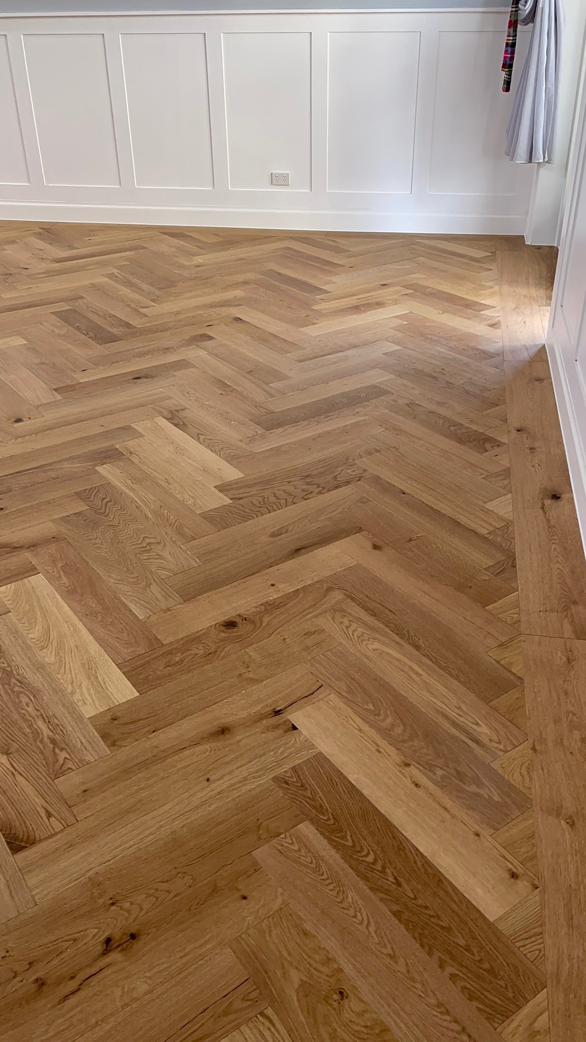EO1574 Engineered Oak German Klumpp UV Lacquer 8% matt Natural Oak Direct Glue Engineered Herringbone Flooring