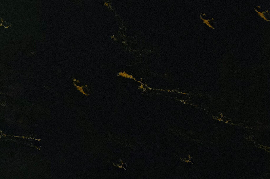 9015G ZERO SILICA Black with golden veining Rectangular Engineered Stone